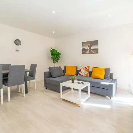 ❂ Les Roches ❂ Chic ❂ Centre ❂ 6 Pers. ❂ Rdc ❂ Rbnb ❂ *